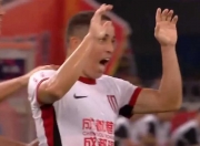 九游官方登录入口-比赛场上呈现出火药味十足的紧张氛围