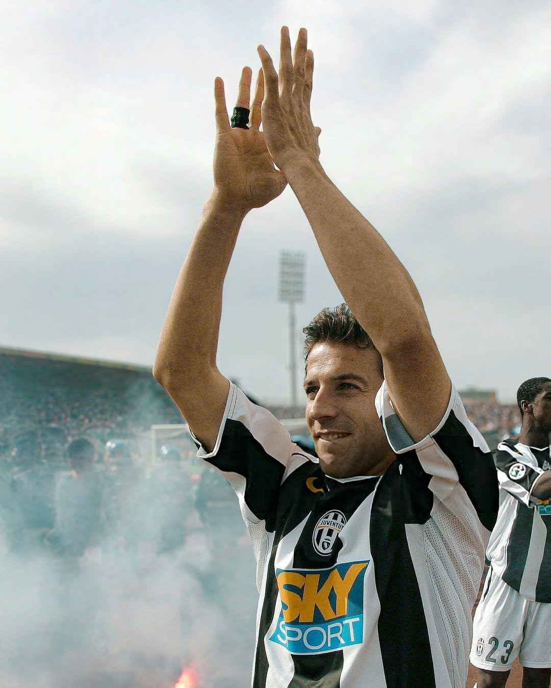 尤文图斯新援表现亮眼,助球队稳居榜首的简单介绍 尤文图斯新援表现亮眼,助球队稳居榜首的简单介绍