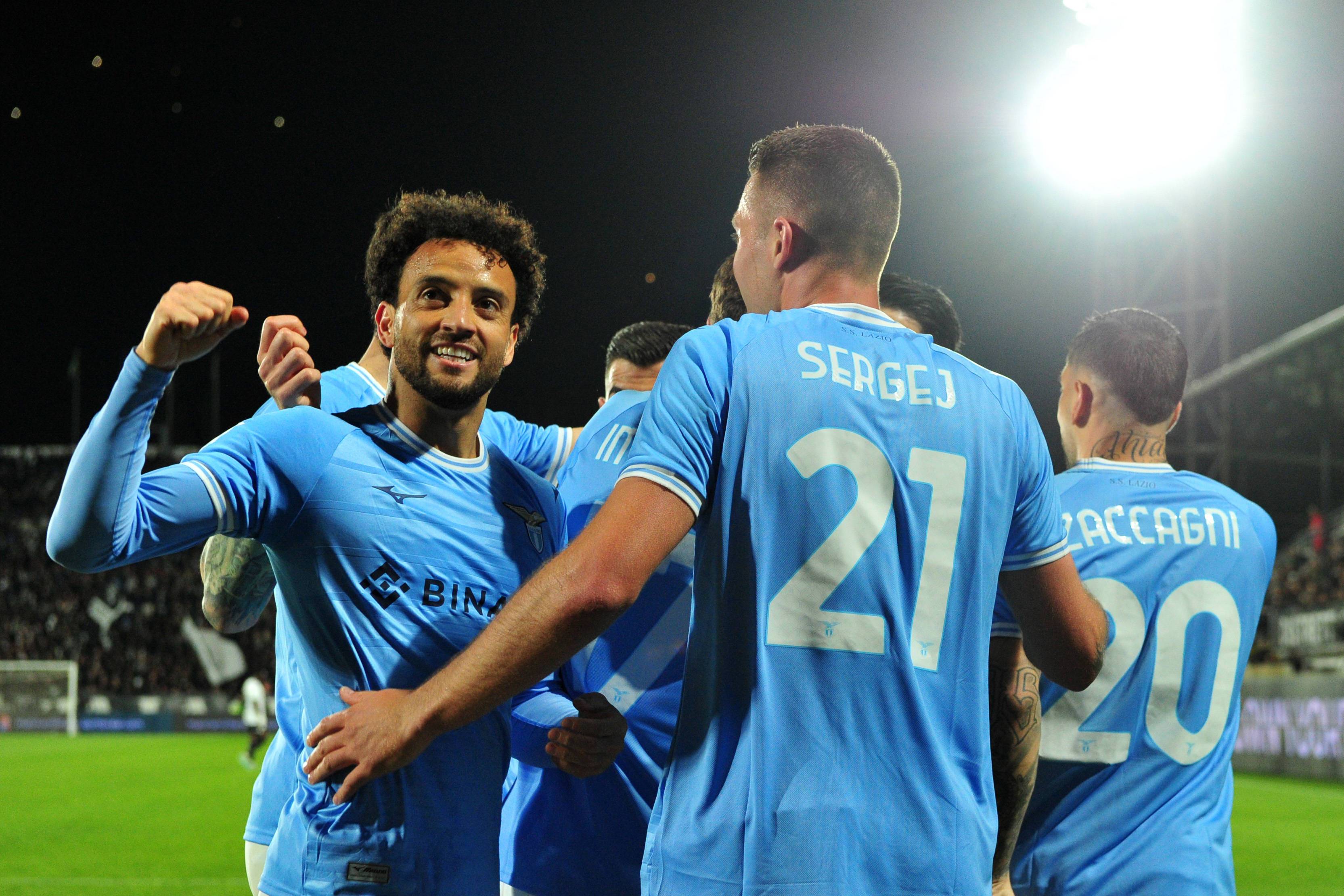 尤文图斯新援表现亮眼,助球队稳居榜首的简单介绍 尤文图斯新援表现亮眼,助球队稳居榜首的简单介绍