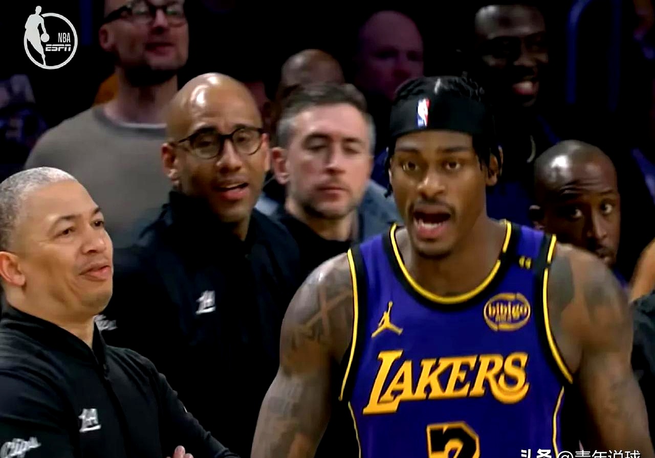 比赛场上呈现出火药味十足的紧张氛围